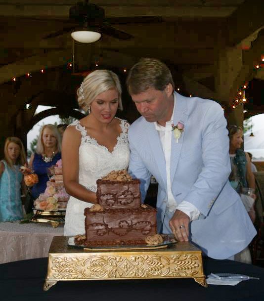 bride groom cake gazebo