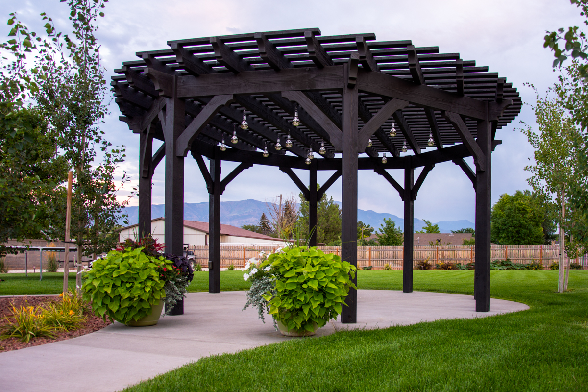 round pergola